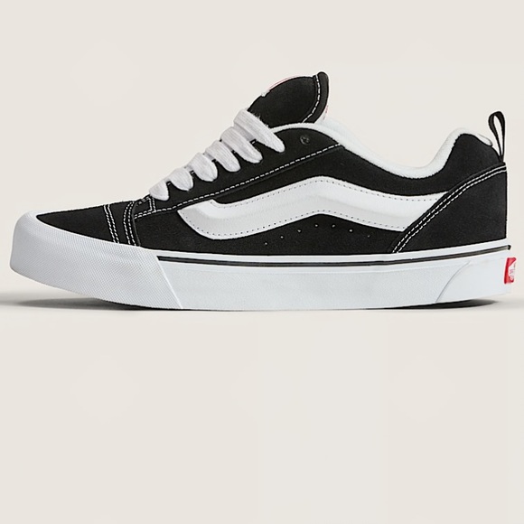 VANS Knu Skool Skateboarding Unisex Women's 7 Men's 5.5 Sneakers NEW black white - Picture 1 of 7